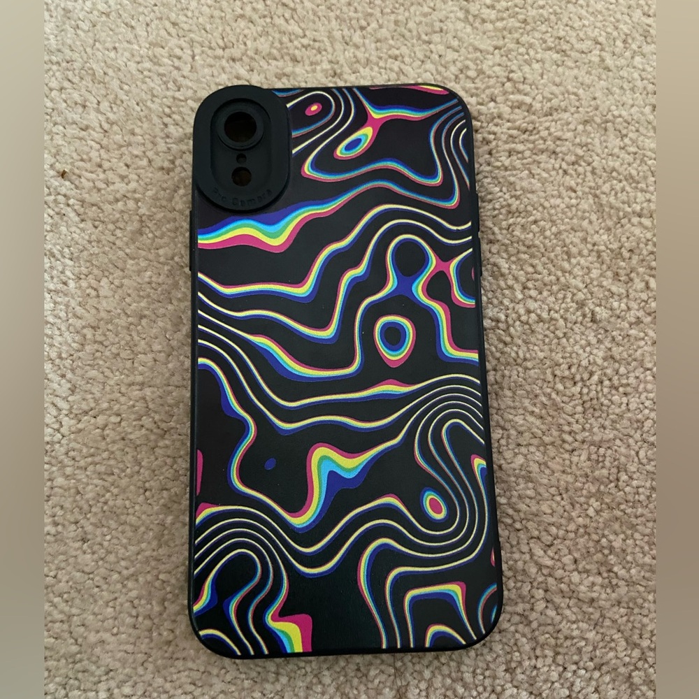 Squiggly phone case